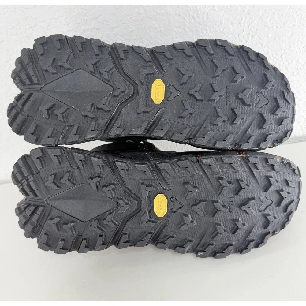 Hoka One One new without